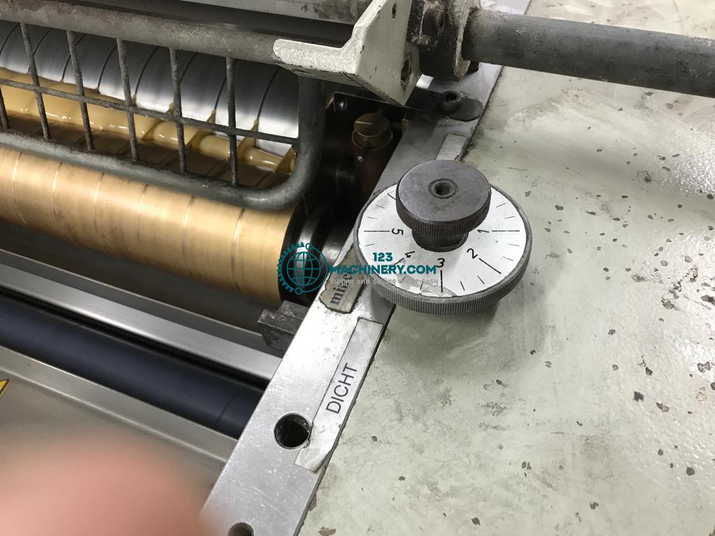 Machine à plastifier semi-automatique Spot et Full